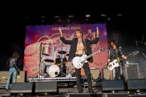 12 The Darkness